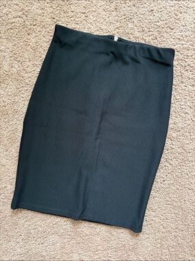 Women's Black Pencil Skirt - Tailored Office Essential